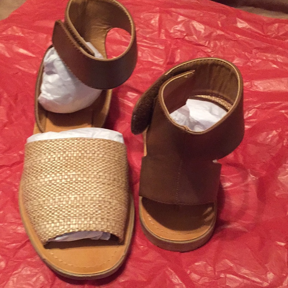 Sandals - Picture 2 of 2